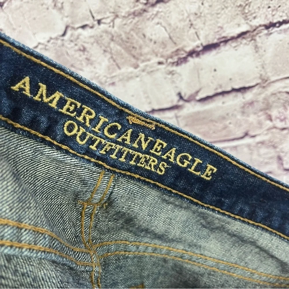American Eagle Relaxed Straight Medium Wash Denim Jeans